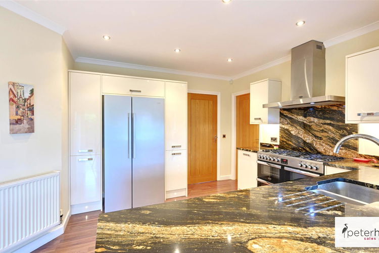Kitchen/Diner & Family Area - Picture 7 of 29