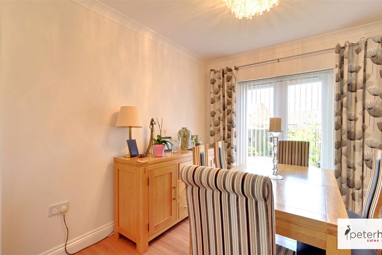 Dining Room - Picture 10 of 29
