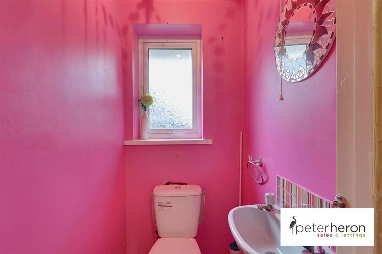 Washroom - Picture 12 of 30