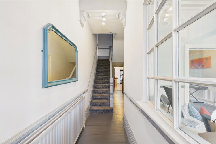 Hallway - Picture 10 of 17