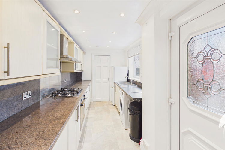 Kitchen - Picture 3 of 9