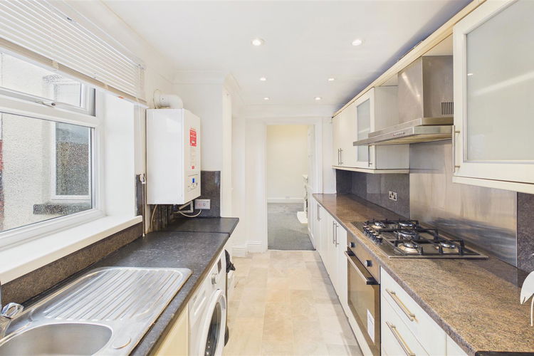 Kitchen - Picture 4 of 9