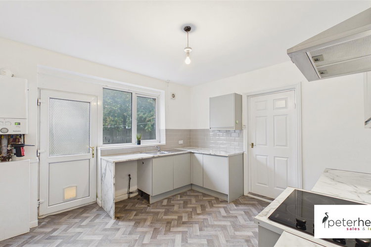 Kitchen - Picture 4 of 13