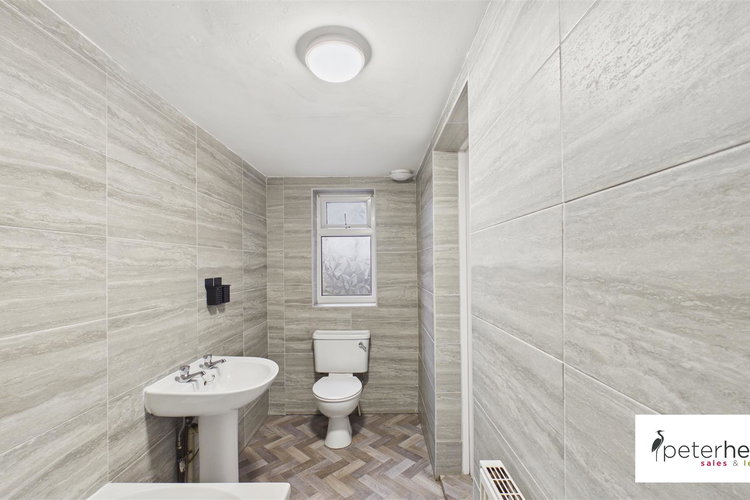 Bathroom - Picture 11 of 13