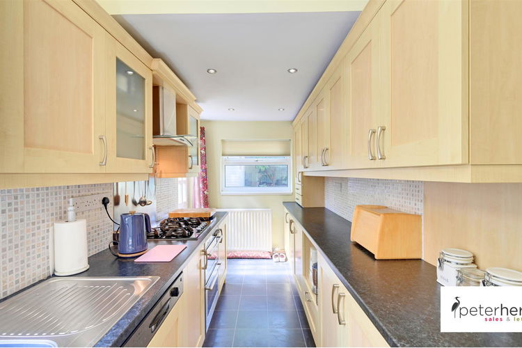 Kitchen - Picture 4 of 16
