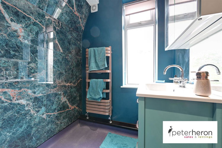 Wet Room - Picture 11 of 14
