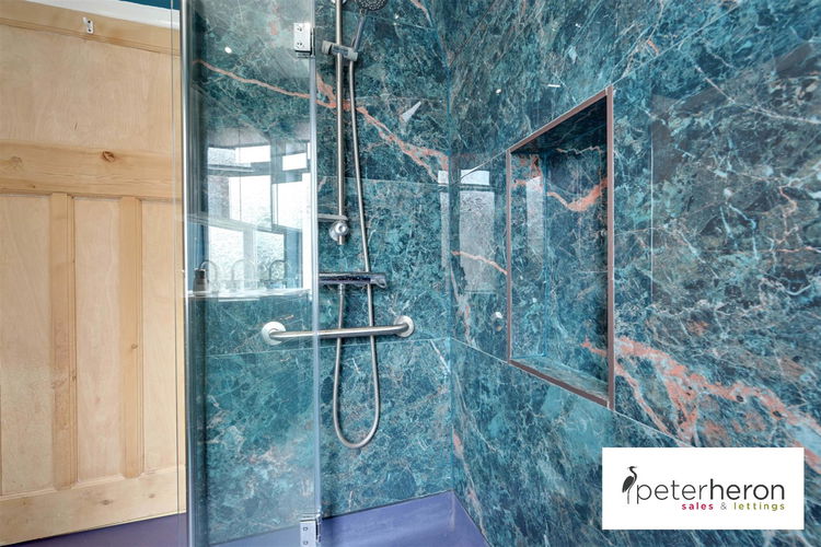 Wet Room - Picture 12 of 14