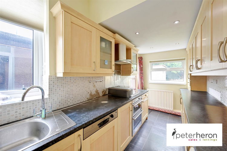 Kitchen - Picture 4 of 14