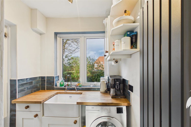 Kitchen - Picture 9 of 25