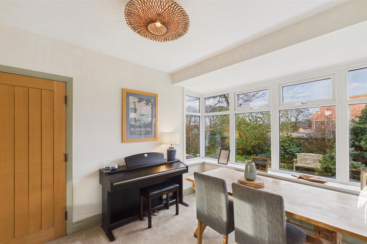 Dining Room - Picture 5 of 25