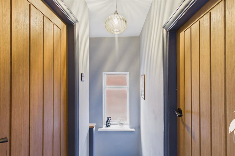 First Floor Landing - Picture 19 of 25