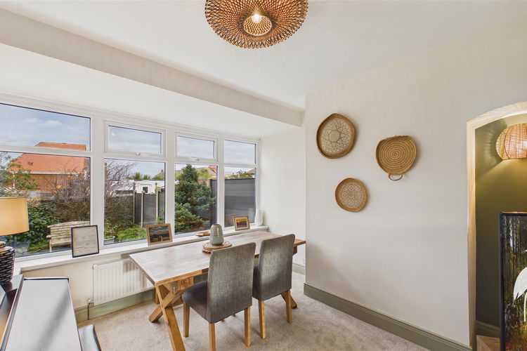 Dining Room - Picture 6 of 25