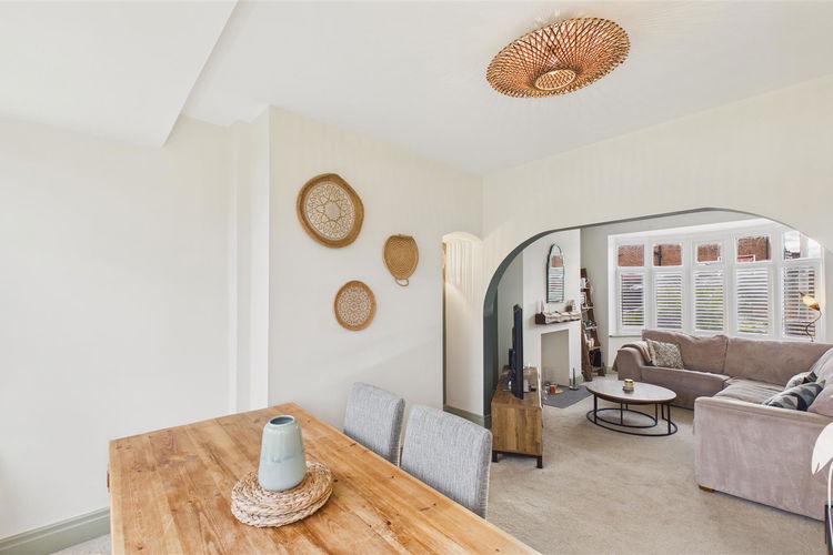 Dining Room - Picture 7 of 25