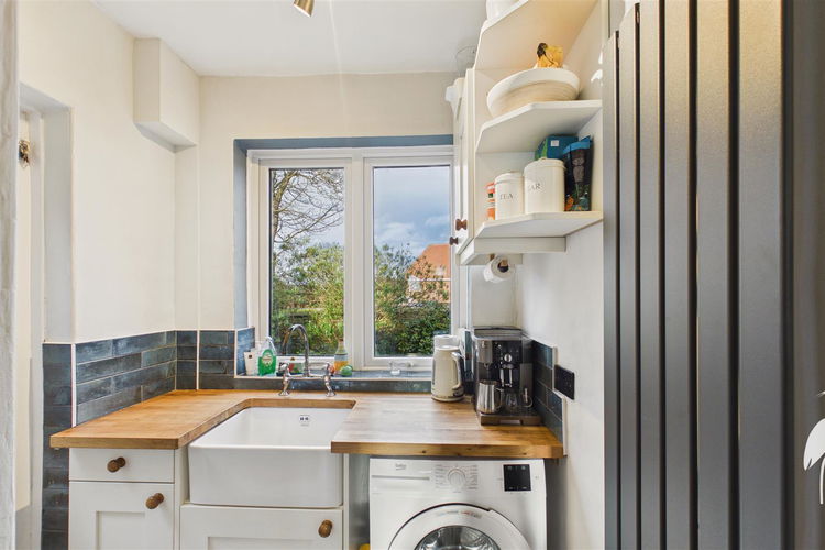 Kitchen - Picture 9 of 25