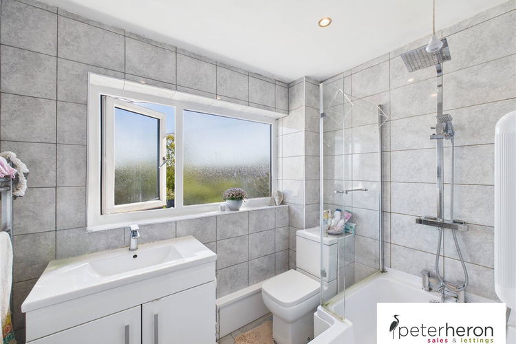 Bathroom - Picture 16 of 20