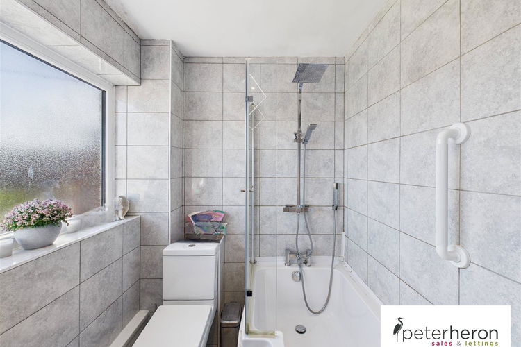 Bathroom - Picture 17 of 20