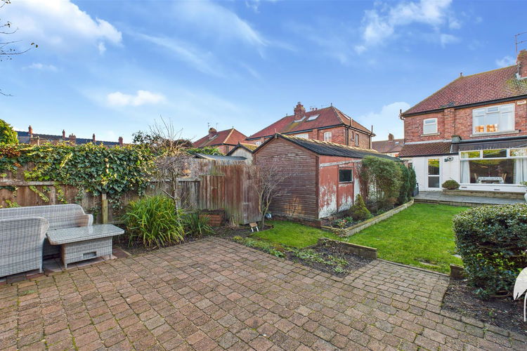 Outside - Picture 24 of 26