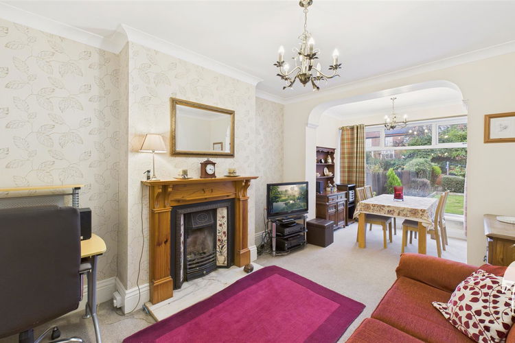 Lounge/Dining Room - Picture 5 of 26