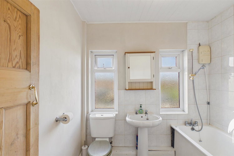 Bathroom - Picture 19 of 23