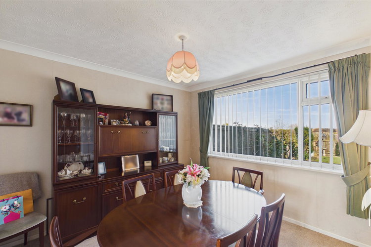 Dining Room - Picture 6 of 29