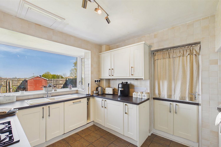 Kitchen - Picture 9 of 29