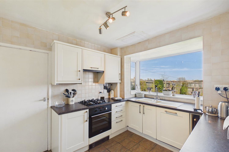 Kitchen - Picture 10 of 29