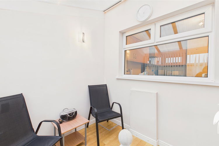 Sun Room - Picture 7 of 12