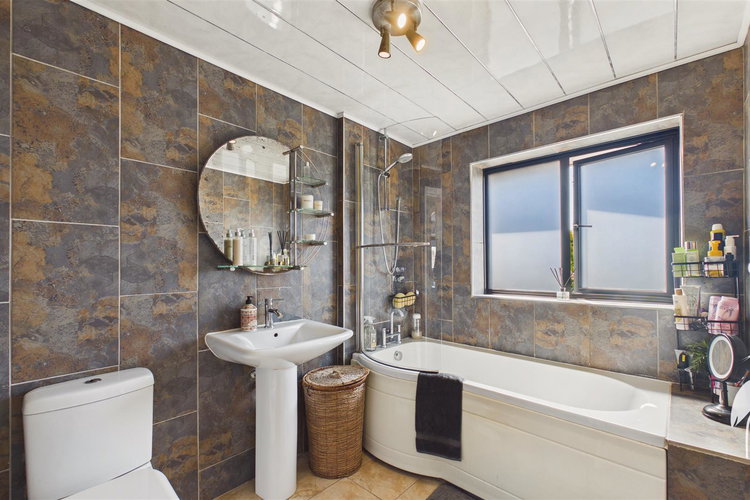Bathroom - Picture 20 of 30