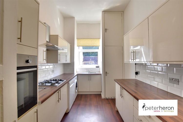 Kitchen - Picture 4 of 22
