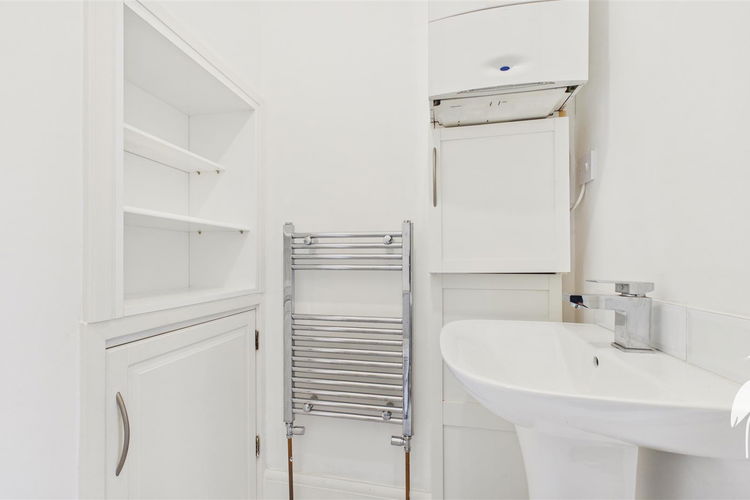 Downstairs WC - Picture 13 of 33