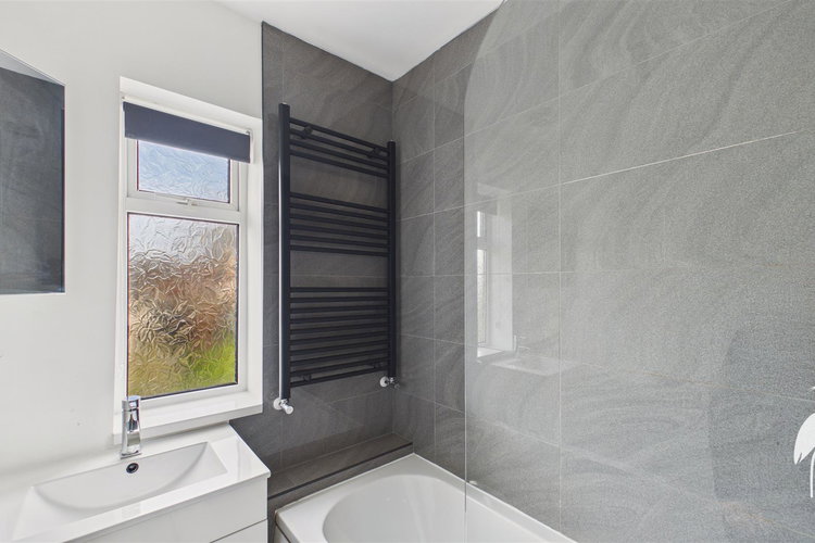 Bathroom - Picture 22 of 33