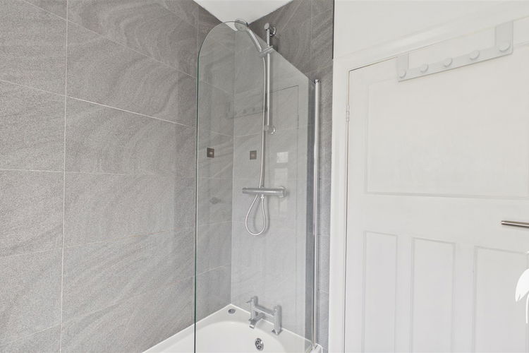 Bathroom - Picture 23 of 33