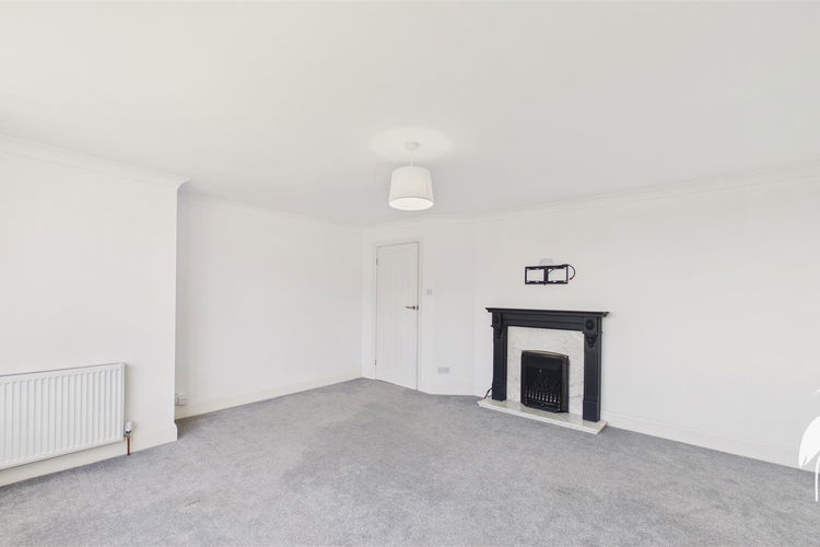 Lounge - Picture 4 of 33