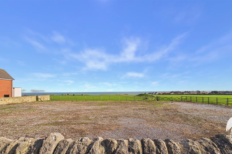 Outside - Picture 32 of 33