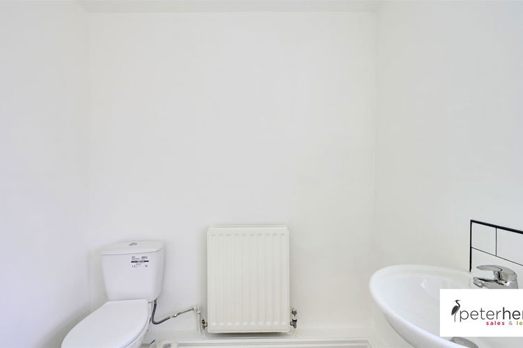 Bathroom - Picture 10 of 19