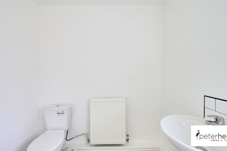 Bathroom - Picture 10 of 19