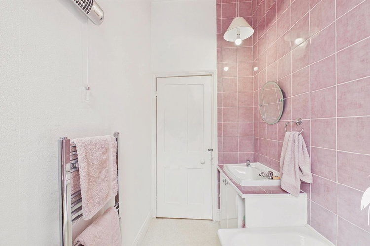 Bathroom - Picture 27 of 37