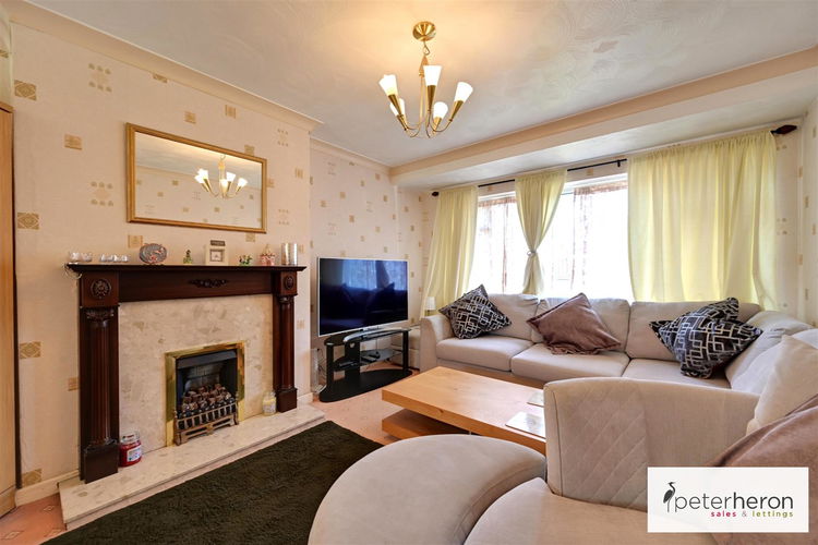 Lounge/Dining Room - Picture 2 of 19
