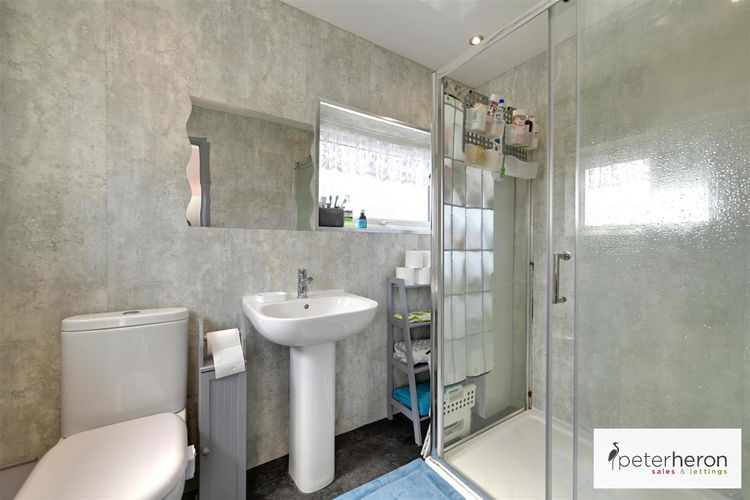 Shower Room - Picture 13 of 19