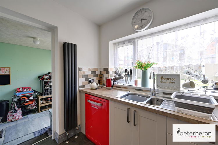 Kitchen - Picture 5 of 19