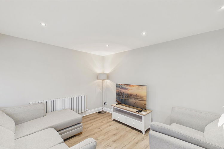 Living Area - Picture 3 of 27