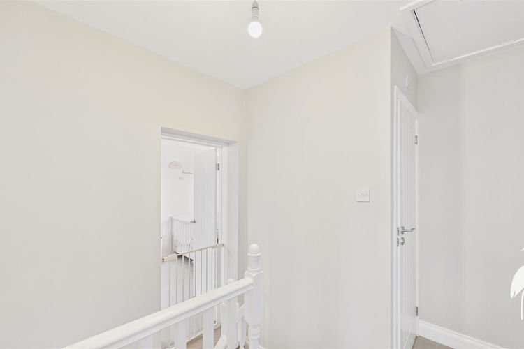 First Floor Landing - Picture 23 of 27