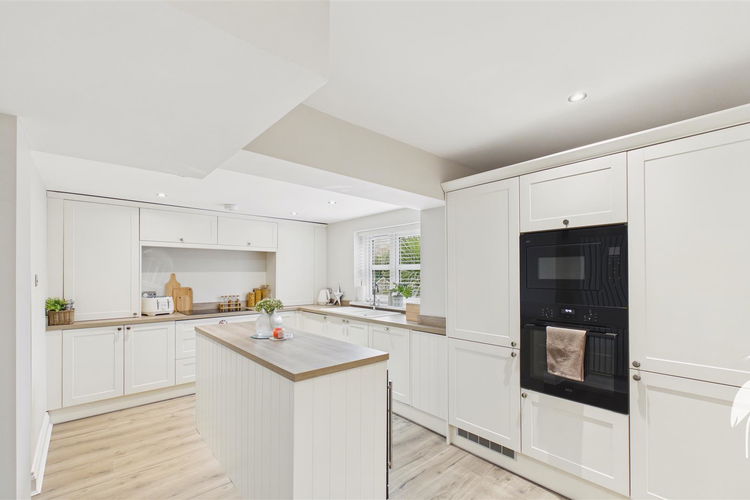 Kitchen Area - Picture 8 of 27