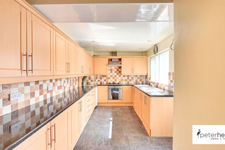 Kitchen - Picture 4 of 18