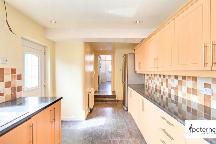 Kitchen - Picture 6 of 18