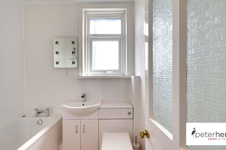 Bathroom - Picture 15 of 18