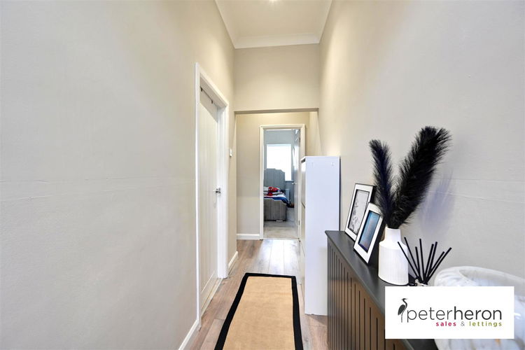 Entrance Hall - Picture 14 of 15