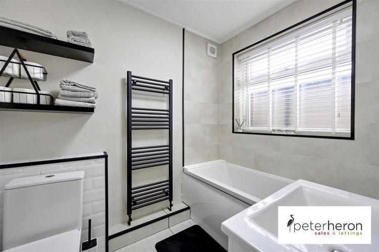 Bathroom - Picture 8 of 15