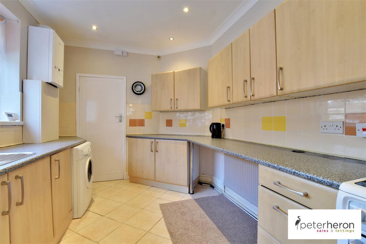 Kitchen - Picture 4 of 12