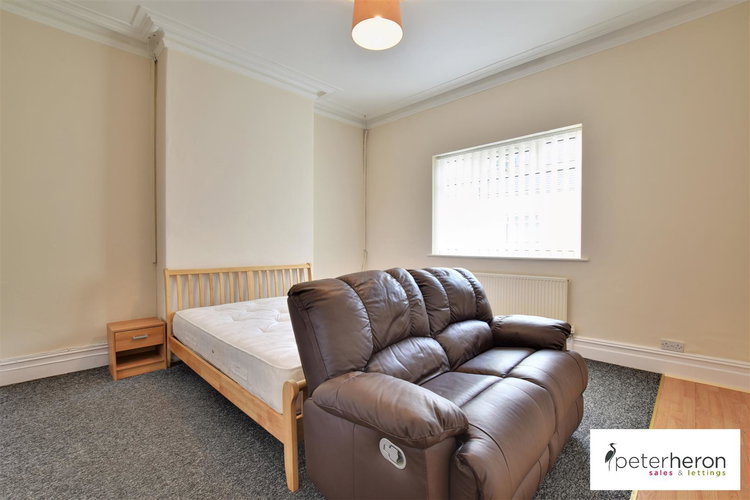 Bedroom 1 - Picture 7 of 12